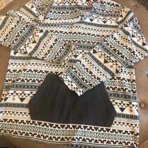 Large On the Bays Patterned White, Black, and Green Hoodie